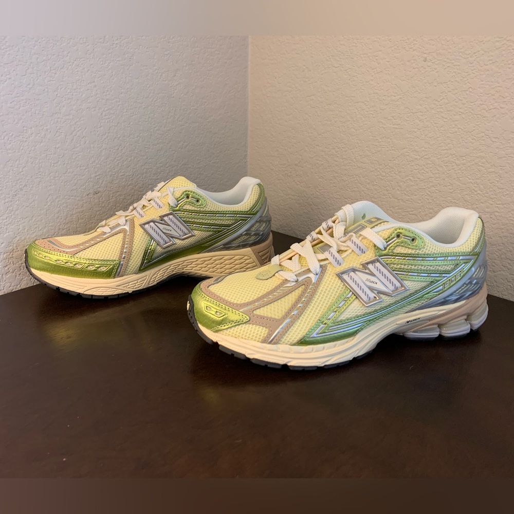 NEW BALANCE 1906R Yellow Beige Brown U1906RND Men's Size 10